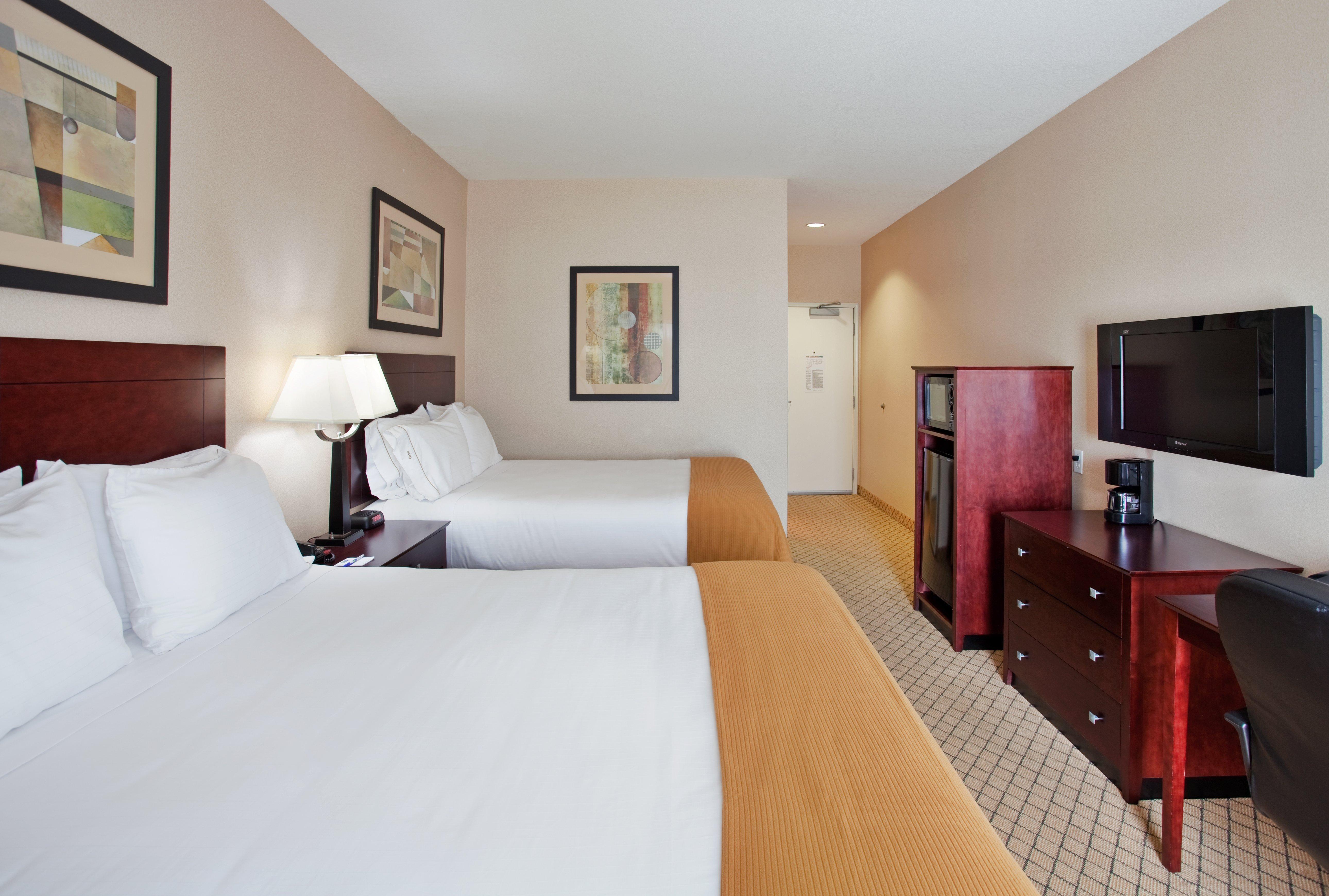 Holiday Inn Express Hotel & Suites Wichita Airport By Ihg Exterior foto